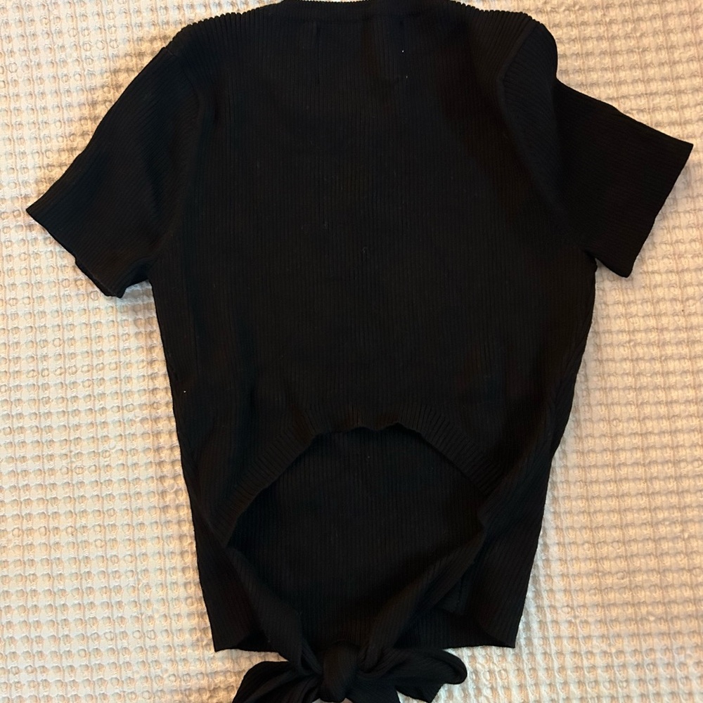 Black Ribbed Cut-Out Top - Picture 5 of 6